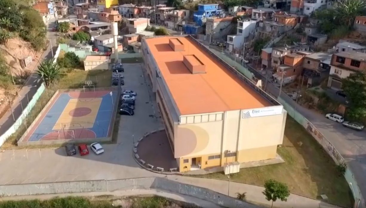 Imagem aérea da ETEC de Francisco Morato